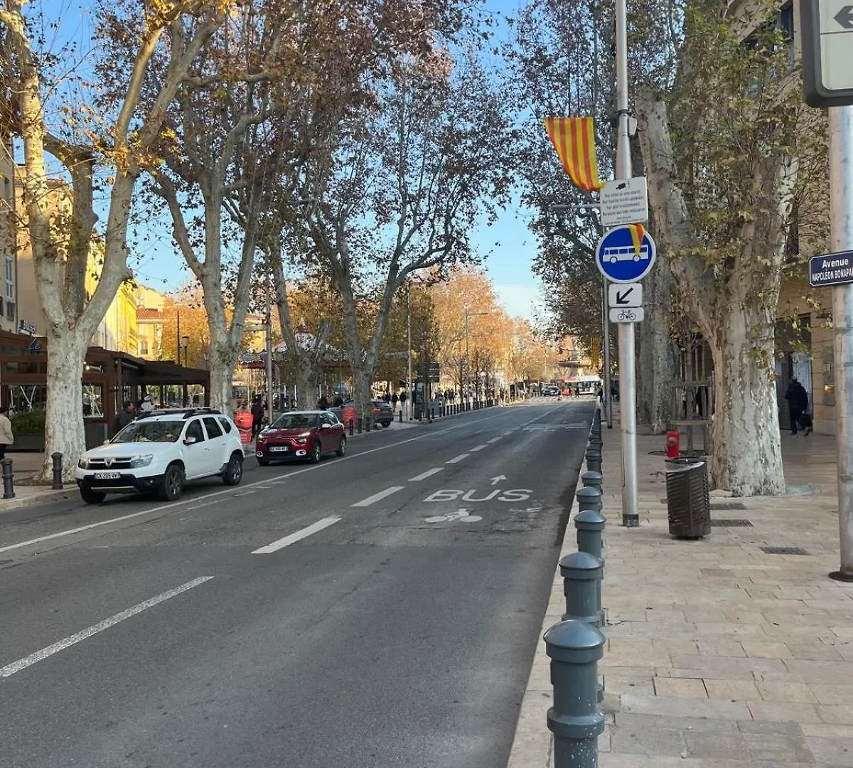 אקס-אן-פרובאנס L'Olivier - Joli Duplex Au Coeur Du Centre Ville A 2 Pas De La Rotonde Mirabeau Et Des Allees Provencales דירה